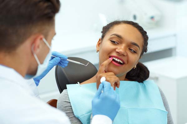 Treating A Toothache At A General Dentist Office